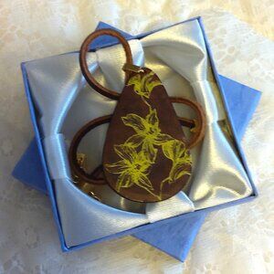NEW Bauxo Brown Leather Necklace Light Brown Leather Handmade Floral Pendant
